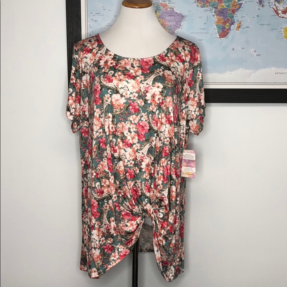 Nerine Tee